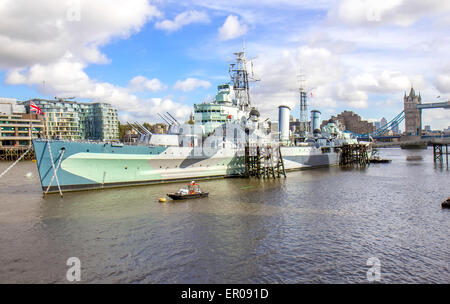 Ansicht der HMS Belfast (Royal Navy leichte Kreuzfahrt) - Kriegsschiff-Museum in London. Stockfoto