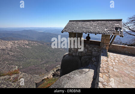 Blick über die australischen Alpen vom Horn (1723m), Mount Buffalo National Park, Victoria, Australien Stockfoto