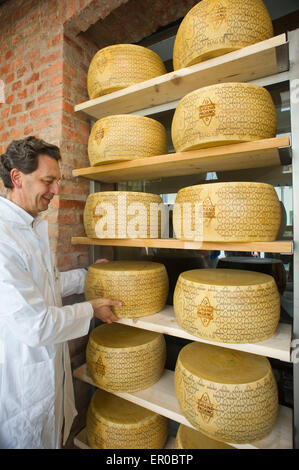 Italien Milan Expo 2015 Cesare Baldrighi Präsident Konsortium Grana Padano Stockfoto