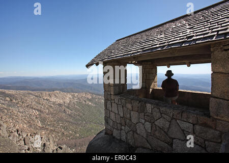 Blick über die australischen Alpen vom Horn (1723m), Mount Buffalo National Park, Victoria, Australien Stockfoto