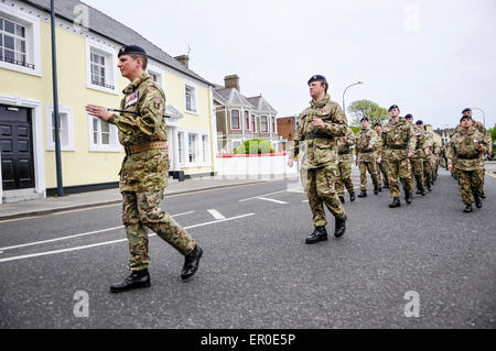 Carrickfergus, Nordirland. 23. Mai 2015. Soldaten auf der Parade anlässlich die Bildung der neuesten Regiment in der britischen Armee - Schottland und Nord-irischen Yeomanry Credit: Stephen Barnes/Alamy Live News Stockfoto