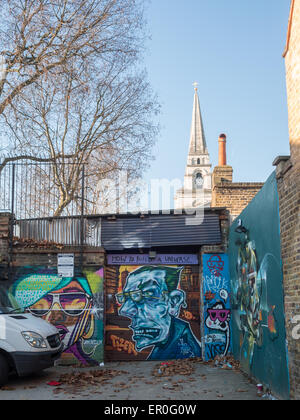 Graffiti an den Wänden der Brick Lane Bereich Gebäude, London Stockfoto