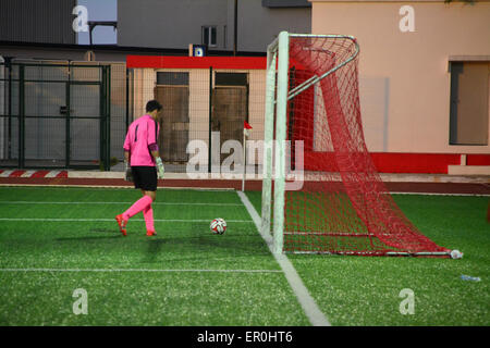 Gibraltar. 24. Mai 2015. Linocln rot Imps wurden gekrönt Fußball Champions League in Gibraltar nach dem Gewinn ihrer Finale 9: 0 gegen die Löwen. Lincoln rot Imps werden diesen Sommer zum zweiten Mal nach der erfolgreichen Verteidigung ihren Titel in der Champions-League-Qualifikation spielen. Nächste Woche werden sie in der Rock-Cup-Finale gegen Lynx spielen. Bildnachweis: Stephen Ignacio/Alamy Live-Nachrichten Stockfoto