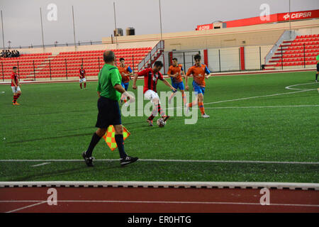 Gibraltar. 24. Mai 2015. Linocln rot Imps wurden gekrönt Fußball Champions League in Gibraltar nach dem Gewinn ihrer Finale 9: 0 gegen die Löwen. Lincoln rot Imps werden diesen Sommer zum zweiten Mal nach der erfolgreichen Verteidigung ihren Titel in der Champions-League-Qualifikation spielen. Nächste Woche werden sie in der Rock-Cup-Finale gegen Lynx spielen. Bildnachweis: Stephen Ignacio/Alamy Live-Nachrichten Stockfoto