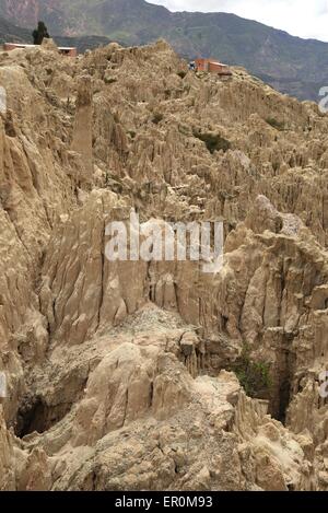 Häuser über Mond-Tal (Valle De La Luna) in der Nähe von La Paz in Bolivien, Südamerika Stockfoto