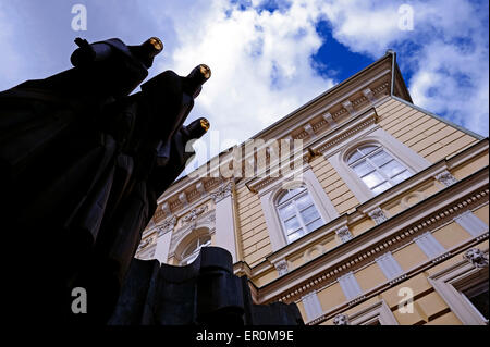 Skulptur des Festes der drei Musiker am Eingang zum National Drama Theatre in die litauische Hauptstadt Vilnius Stockfoto