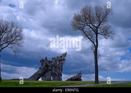 Das Denkmal für die ermordeten Juden von Kaunas und Opfer des Nationalsozialismus durch Alfonsas Ambraziūnas auf der Neunten Festung eine Festung in der Nähe der Stadt Kaunas in Litauen. Die Neunte Fort war eine Hochburg der als Gefängnis und Weise genutzt wurde - Station für Gefangene in Arbeitslager transportiert werden. Nach der Besetzung Litauens durch Nazi-Deutschland, das Fort wurde als Ort der Ausführung für Juden, gefangen Sowjets verwendet, und andere Stockfoto