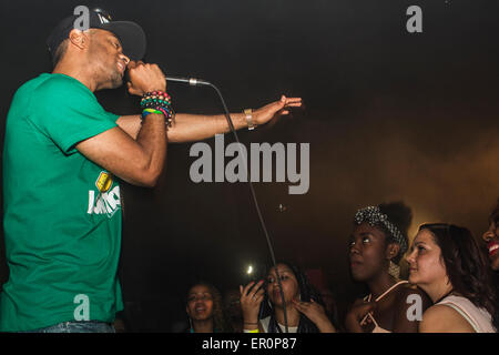 Loony Johnson Kizomba Sängerin Auftritt in Manchester. Bildnachweis: Ewa Skibinska/Alamy Live News 2015 Stockfoto