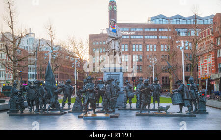 AMSTERDAM - APRIL 17: The Night Watch Installation am Rembrandtplein am 17. April 2015 in Amsterdam, Niederlande. Stockfoto