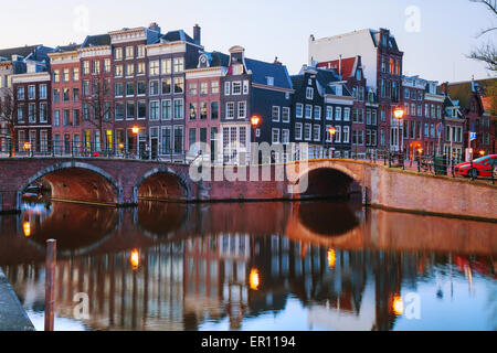 Nacht-Stadtansicht von Amsterdam, Niederlande Stockfoto