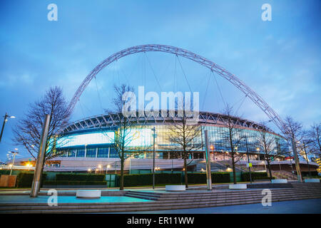 LONDON - APRIL 6: Wembley-Stadion am 6. April 2015 in London, Vereinigtes Königreich. Es ist ein Fußballstadion in Wembley Park, das 2007 eröffnet Stockfoto