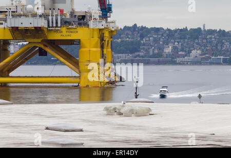 Polar Pionier, Royal Dutch Shell Oil Rig, am Hafen von Seattle Terminal 5, Seattle, Washington, USA, 16. Mai 2015 verankert Stockfoto