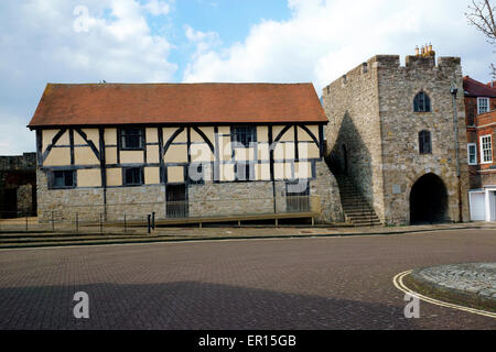 WESTGATE & TUDOR HÄNDLER HALLE Stockfoto