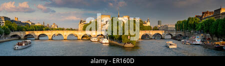 Abend-Blick über Fluss Seine, Paris, Frankreich Stockfoto