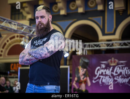 London, UK. 24. Mai 2015. Latex und städtischen Bekleidung Mode show im Great British Tattoo Show im Alexandra Palace, London May24 2015 Credit: carol Moir/Alamy Live-Nachrichten Stockfoto