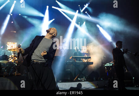 Rock-band James, die live auf der Bühne der Royal Albert Hall mit: Tim Booth wo: London, Vereinigtes Königreich bei: Kredit-19. November 2014: IconicPix/Iain Reid/WENN.com ** nur verfügbar für die Veröffentlichung in UK, USA, Deutschland ** Stockfoto