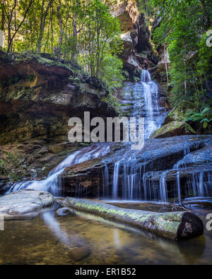 Eine Langzeitbelichtung von Kaiserin Falls im Blue Mountains National Park Stockfoto