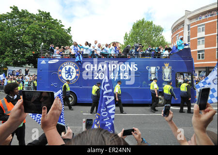 Chelsea, London, UK. 25. Mai 2015. Chelsea Football Club Premier League Siegesparade. Bildnachweis: Matthew Chattle/Alamy Live-Nachrichten Stockfoto