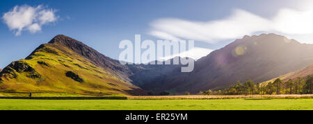 Fleetwith Hecht und Heu Stapeln in der Nähe von Buttermere im Lake District, Cumbria, England. Stockfoto