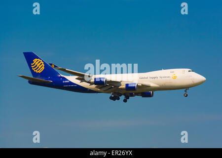 Europa, Deutschland, Köln, Landeanflug am Flughafen Köln-Bonn, Boeing 747 der Frachtfluggesellschaft Global Supply Systems. Stockfoto