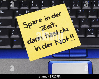 Memo-Hinweis auf Notebook, Spare in der Zeit Dann hast du in der nicht sparen Stockfoto