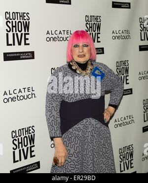 Birmingham-UK - 5 Dezember. Weltweit berühmte Modeschöpfer Zandra Rhodes an der Kleidung zeigen Live-nationale Ausstellung Centre Birmingham. Bildnachweis: Charlie Bryan/Alamy Live News Stockfoto