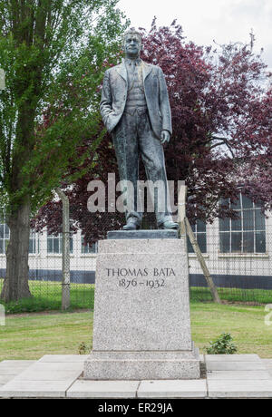 East Tilbury Bata Immobilien Factory Thomas Bata Statue Essex England hohe Statue Stockfoto