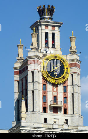 Die Gebäude der Lomonosov Moskau Landesuniversität-Uhren Stockfoto