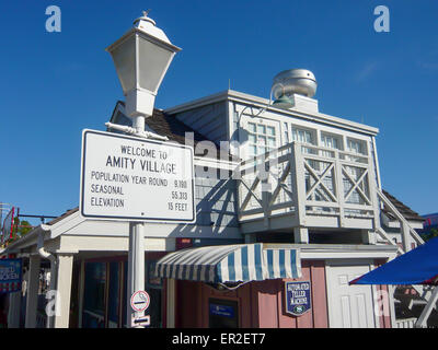 Melden Sie Besucher in Amity Dorf in den Universal Studios Stockfoto