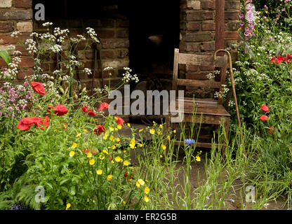 Die alte Schmiede für Motor Neuron Disease Association in der Kategorie Handwerker Gärten der RHS Chelsea Flower Show, London, UK Stockfoto