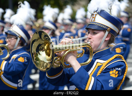 Washington, DC, USA. 25. Mai 2015. Mitmachen in einem Memorial Day Parade auf Constitution Avenue in Washington, DC, USA, am 25. Mai 2015. Memorial Day ist ein Feiertag am letzten Montag im Mai beobachtet USA. © Yin Bogu/Xinhua/Alamy Live-Nachrichten Stockfoto