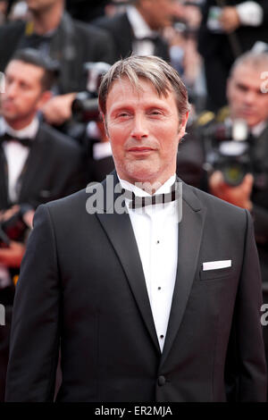 Cannes, Frankreich, 24. Mai 2015. Schauspieler Mads Mikkelsen auf die Abschlussfeier und Premiere von La Glace Et Le Ciel an der 68. Filmfestspiele von Cannes, Sonntag, 24. Mai 2015, Cannes, Frankreich. Bildnachweis: Doreen Kennedy/Alamy Live-Nachrichten Stockfoto