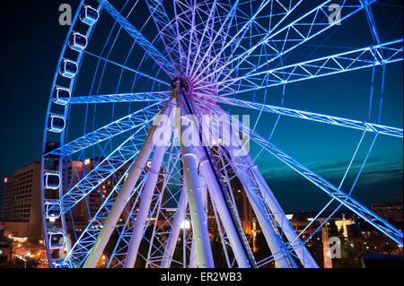 Atlanta, Georgia SkyView Riesenrad, Centennial Olympic Park und CNN Center. Stockfoto