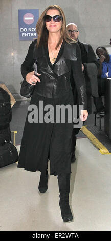 Brooke Shields kommt am Los Angeles International Airport (LAX) gekleidet in schwarzen Featuring: Brooke Shields wo: Los Angeles, California, Vereinigte Staaten von Amerika bei: 20. November 2014 Credit: WENN.com Stockfoto