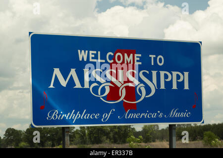 Ein Foto eines Zeichens bei der Einreise nach Mississippi aus Louisiana beim Norden fahren. Geburtsort von Amerikas Musik. Stockfoto