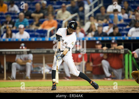 Miami, Florida, USA. 24. April 2015. Ichiro Suzuki (Marlins) MLB: Ichiro Suzuki der Miami Marlins Fledermäuse gegen die Washington Nationals in der Major League Baseball Spiel im Marlins Park in Miami, Florida, Vereinigte Staaten von Amerika. © Thomas Anderson/AFLO/Alamy Live-Nachrichten Stockfoto