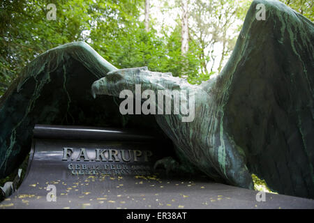 Europa, Deutschland, Ruhrgebiet, Essen, die Gräber der Industriellenfamilie Krupp auf dem Friedhof im Stadtteil Bredeney, gr Stockfoto