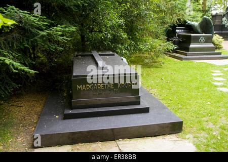 Europa, Deutschland, Ruhrgebiet, Essen, die Gräber der Industriellenfamilie Krupp auf dem Friedhof im Stadtteil Bredeney, in der Stockfoto