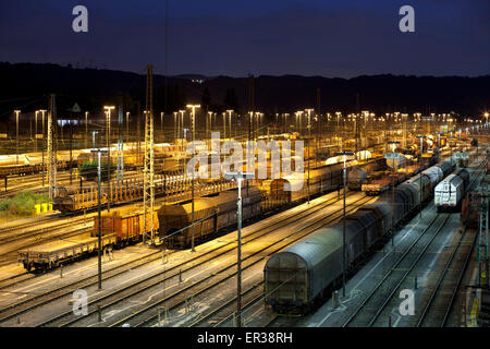 Europa, Deutschland, Ruhrgebiet, Hagen, Eisenbahn Rangier-Hof im Stadtteil Vorhalle, Güterzüge. -Europa, Deutschland, Ruhr Stockfoto