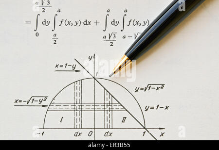 Nahaufnahme eines offenen mathematische Buch über Differential und Integralrechnung Stockfoto