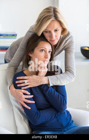 Teenager-Mädchen und ihre Mutter. Stockfoto