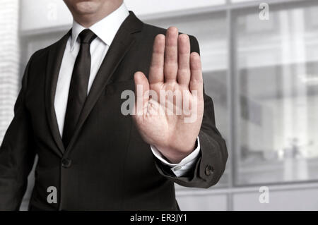 Hand-Stop von Geschäftsmann gezeigt. Stockfoto