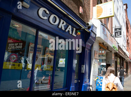 Anzahl der Buchmacher in Londons Chinatown ist stark gewachsen. Stockfoto