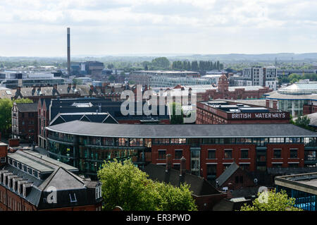 Nottingham Skyline Blick Süd-östlich von der Burg.  Die British Waterways Gebäude und Eastcroft Verbrennungsanlage Schornstein Stockfoto