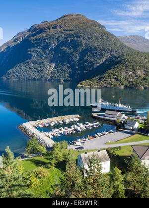 Sunnylvsfjord, Ferry Geiranger - Hellesylt Hafen Hellesylt, Møre Og ...