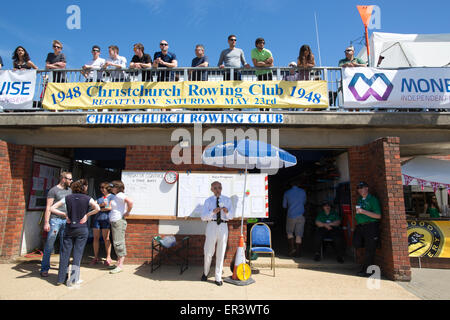 Christchurch Quay, Christchurch Rudern Club Regatta Tag, Christchurch, Dorset, England, Vereinigtes Königreich Stockfoto