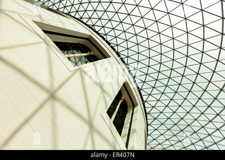 Der Great Court Glas Dachkonstruktion im British Museum in Bloomsbury, London Stockfoto