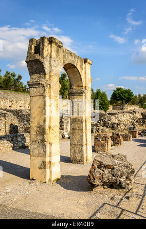 Grotten des Catull, kennt die römische Villa als Villa Catulliana oder "Grotte di Catullus", 1. Jahrhundert v. Chr. die Spalten der cryptoport Stockfoto