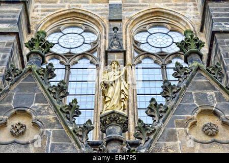 Evangelische Kirche St. Petri in Leipzig, Deutschland erbaut im 19. Jahrhundert im neugotischen Stil Stockfoto