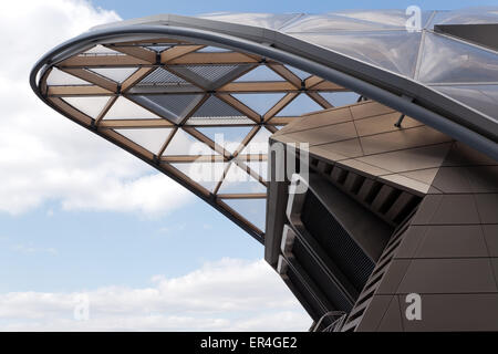 Nahaufnahme des Endes des Holz Gitter Dach des neuen Cross Rail Station in Canary Wharf, London. Stockfoto